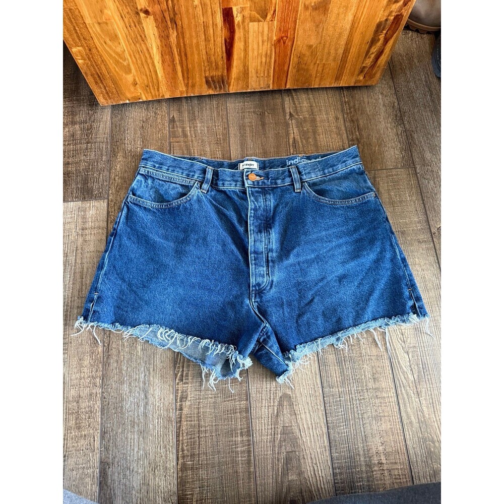 Wrangler High Rise Festival Shorts Sz. 34 Dark Blue